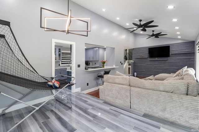 3721 Surrey Lane, South Bend, IN 46628