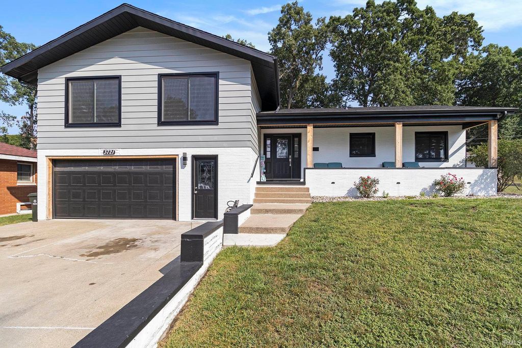 3721 Surrey Lane, South Bend, IN 46628