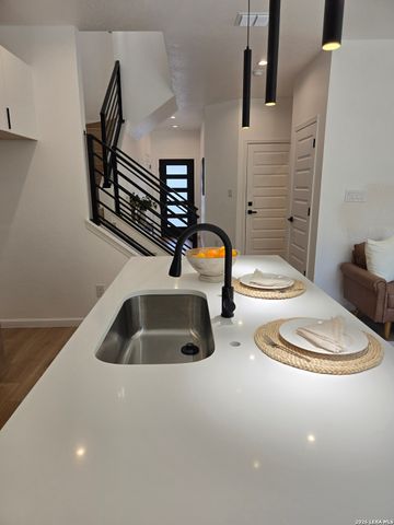 1834 Montana, San Antonio, TX 78203