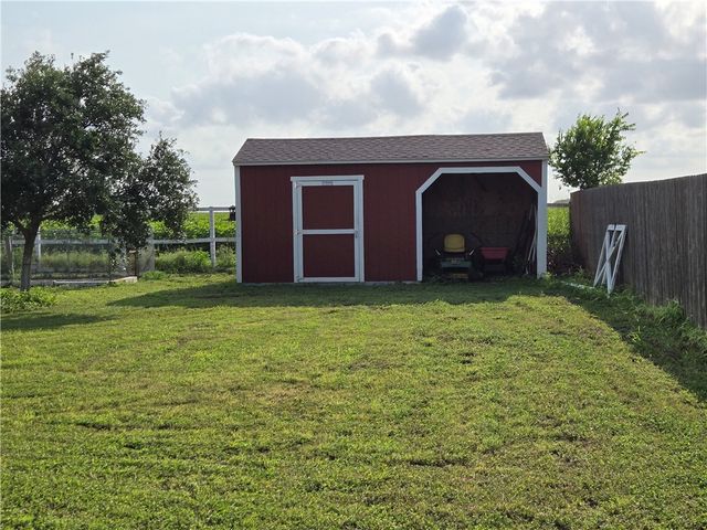 3893 County Road 61, Robstown, TX 78380