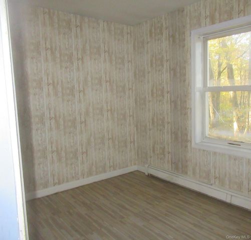 11 Park Lane, Holmes, NY 12531