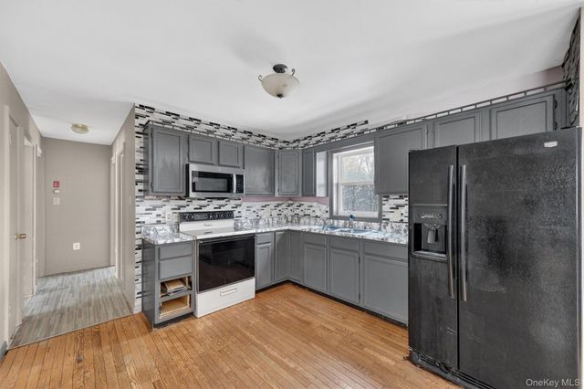 11 Park Lane, Holmes, NY 12531