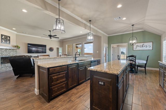 121 Tall Pine Drive, Godley, TX 76044