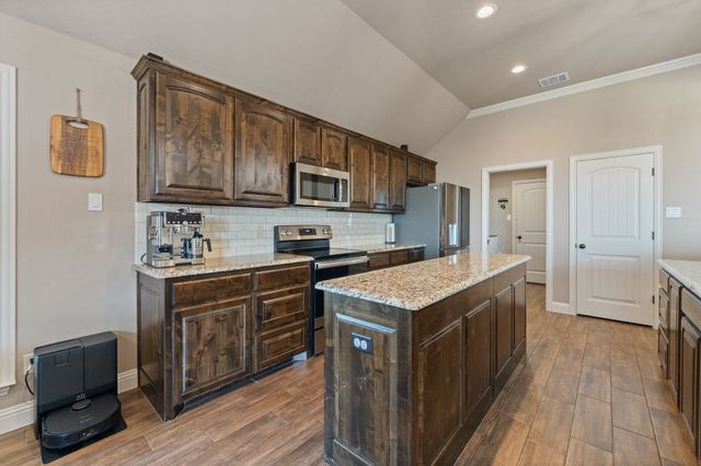 121 Tall Pine Drive, Godley, TX 76044