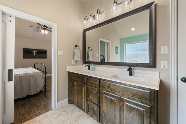 121 Tall Pine Drive, Godley, TX 76044