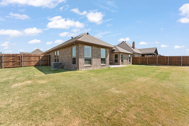 121 Tall Pine Drive, Godley, TX 76044
