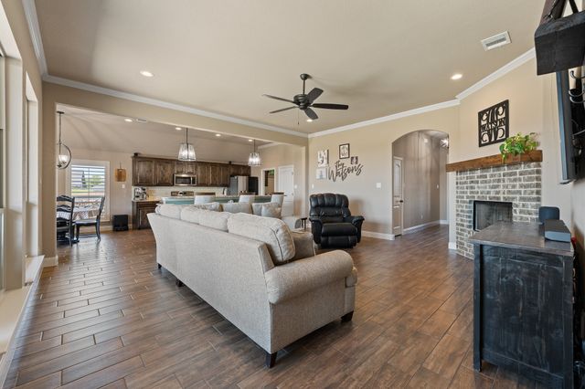 121 Tall Pine Drive, Godley, TX 76044