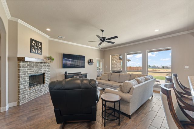 121 Tall Pine Drive, Godley, TX 76044