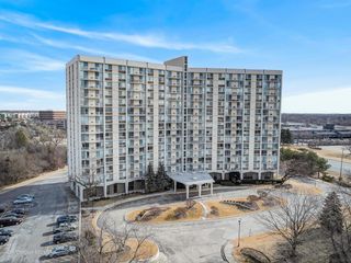 40 N Tower Road 2F, Oak Brook, IL 60523