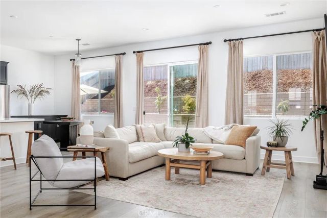 1422 Black Oak Drive, Santa Maria, CA 93455