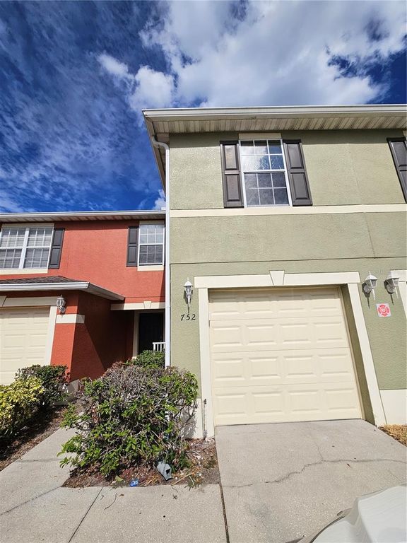 752 CRESTING OAK CIRCLE 64, Orlando, FL 32824