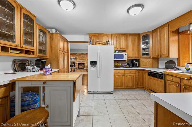 9207 Inkster Road, Livonia, MI 48150