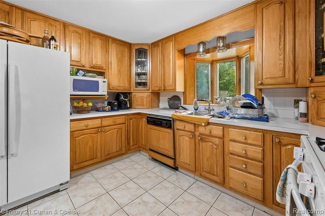 9207 Inkster Road, Livonia, MI 48150