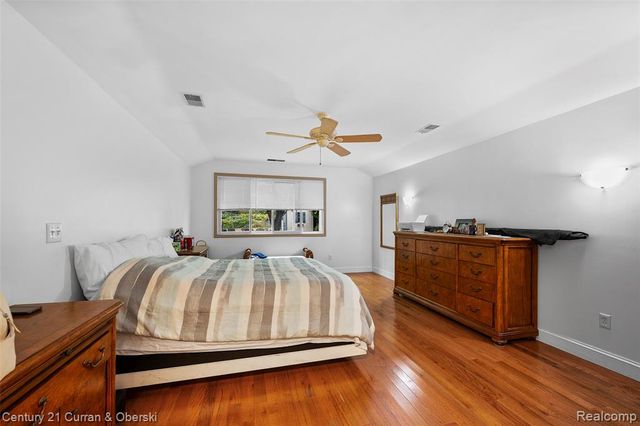 9207 Inkster Road, Livonia, MI 48150