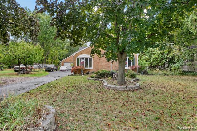 9207 Inkster Road, Livonia, MI 48150