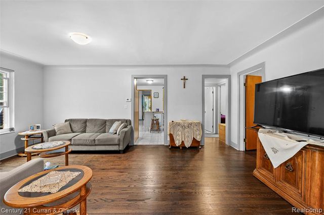 9207 Inkster Road, Livonia, MI 48150