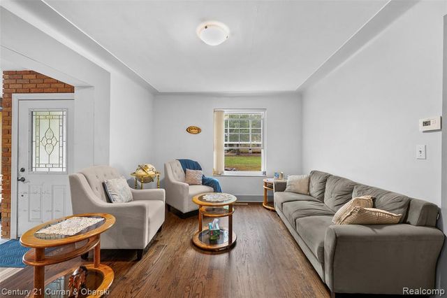 9207 Inkster Road, Livonia, MI 48150