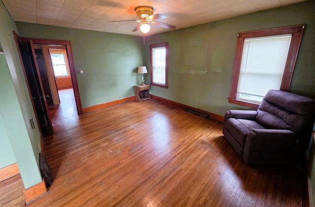 1527 Bertch Avenue, Waterloo, IA 50702