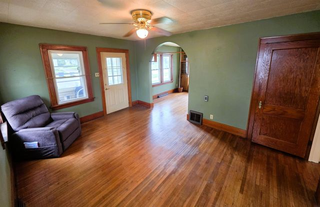 1527 Bertch Avenue, Waterloo, IA 50702
