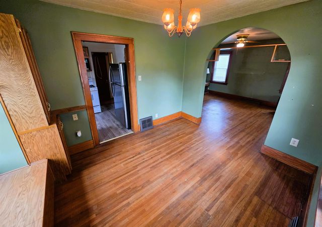 1527 Bertch Avenue, Waterloo, IA 50702