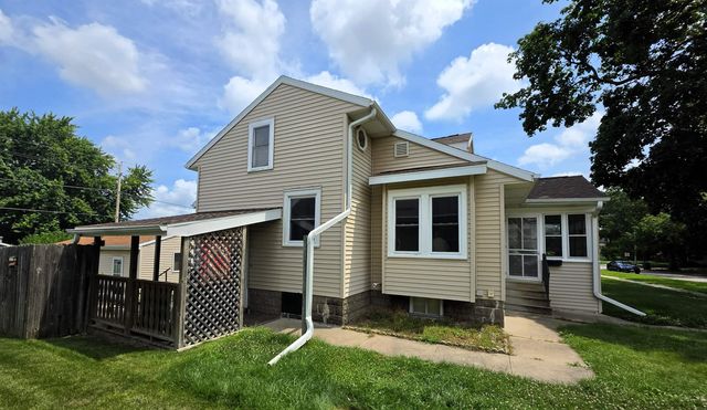 1527 Bertch Avenue, Waterloo, IA 50702