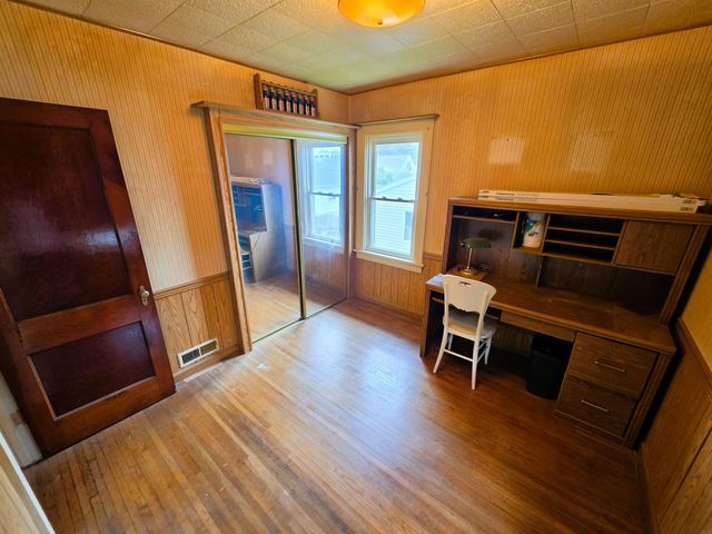 1527 Bertch Avenue, Waterloo, IA 50702
