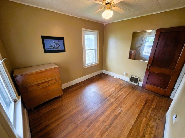 1527 Bertch Avenue, Waterloo, IA 50702