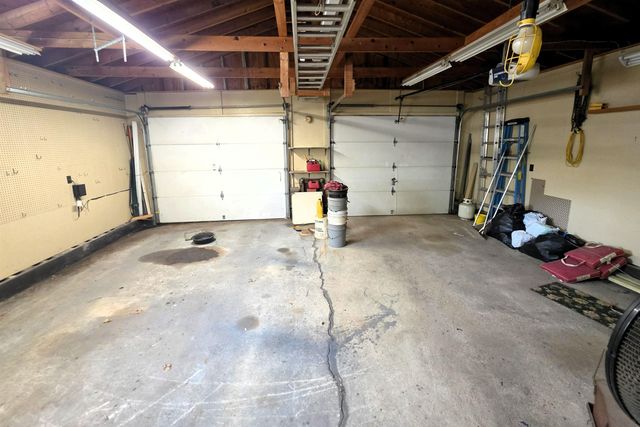 1527 Bertch Avenue, Waterloo, IA 50702
