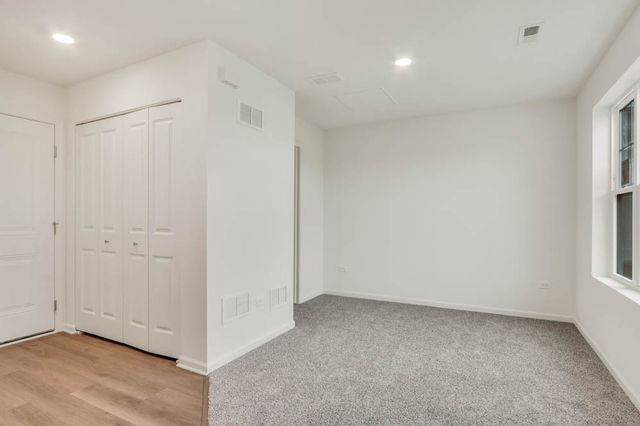 425 Lakeshore Court, St. Charles, IL 60174