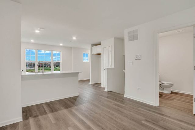 425 Lakeshore Court, St. Charles, IL 60174