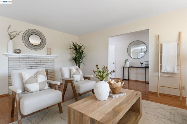 780 Terry Ln, Livermore, CA 94550