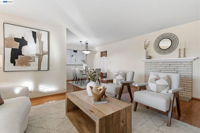 780 Terry Ln, Livermore, CA 94550