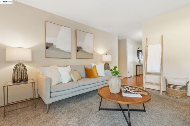 780 Terry Ln, Livermore, CA 94550