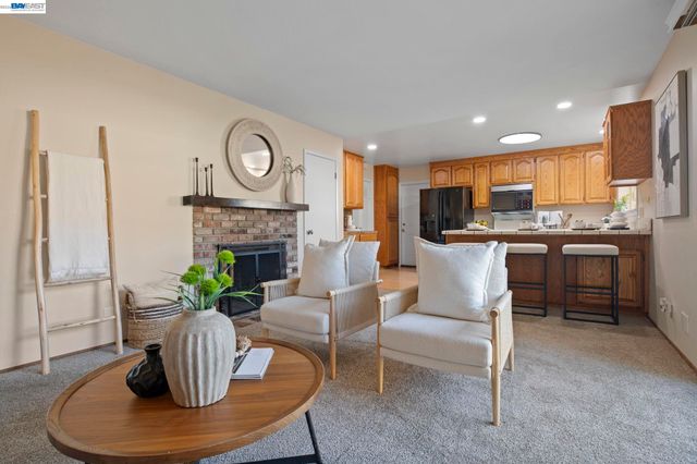 780 Terry Ln, Livermore, CA 94550