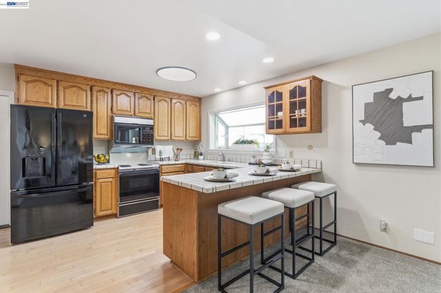 780 Terry Ln, Livermore, CA 94550