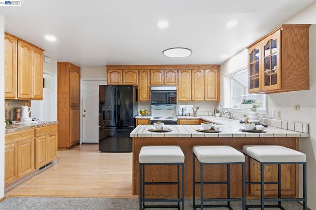 780 Terry Ln, Livermore, CA 94550