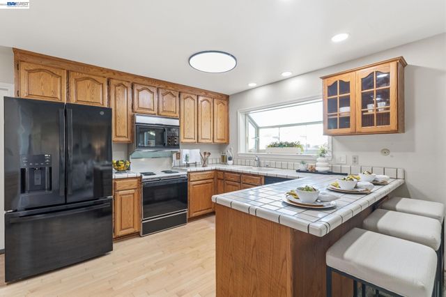 780 Terry Ln, Livermore, CA 94550