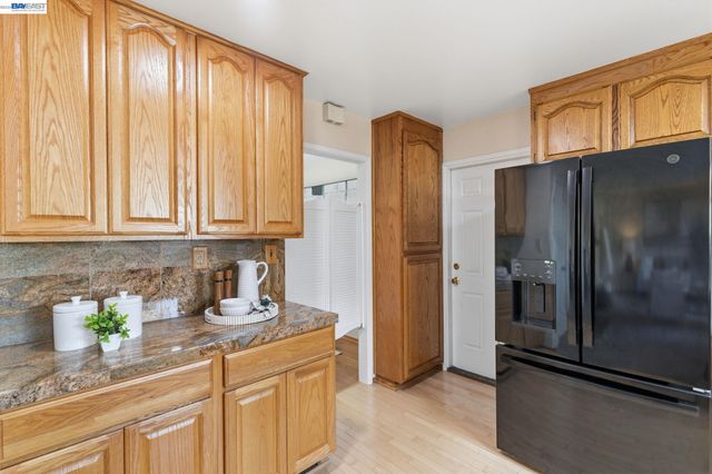 780 Terry Ln, Livermore, CA 94550