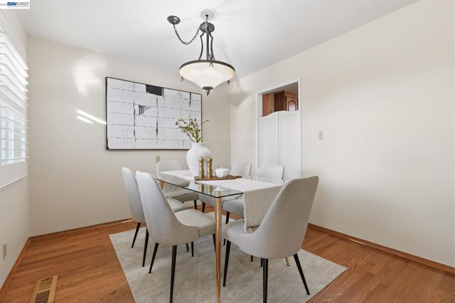 780 Terry Ln, Livermore, CA 94550