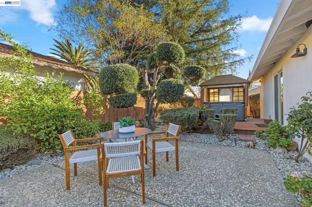 780 Terry Ln, Livermore, CA 94550