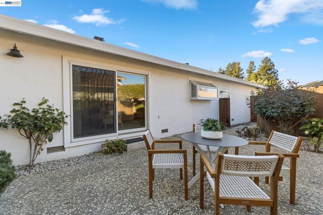 780 Terry Ln, Livermore, CA 94550