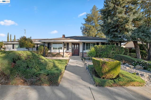 780 Terry Ln, Livermore, CA 94550
