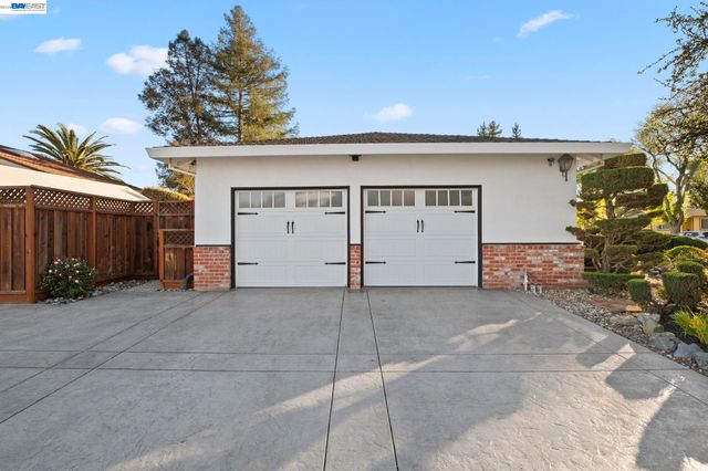 780 Terry Ln, Livermore, CA 94550