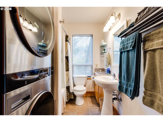 1660 LEATHERWOOD Dr, Eugene, OR 97405