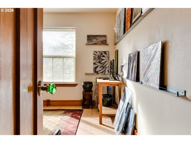 1660 LEATHERWOOD Dr, Eugene, OR 97405