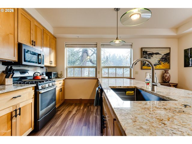 1660 LEATHERWOOD Dr, Eugene, OR 97405