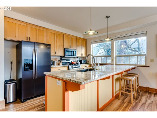 1660 LEATHERWOOD Dr, Eugene, OR 97405