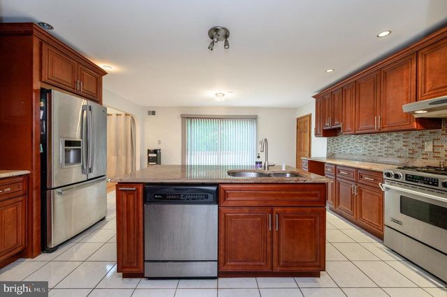 4 DRINKING BROOK RD, Monmouth Junction, NJ 08852