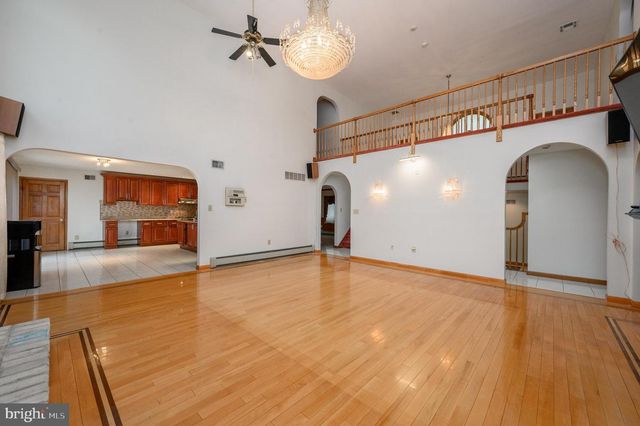 4 DRINKING BROOK RD, Monmouth Junction, NJ 08852