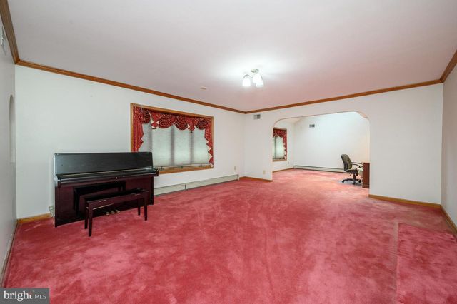 4 DRINKING BROOK RD, Monmouth Junction, NJ 08852